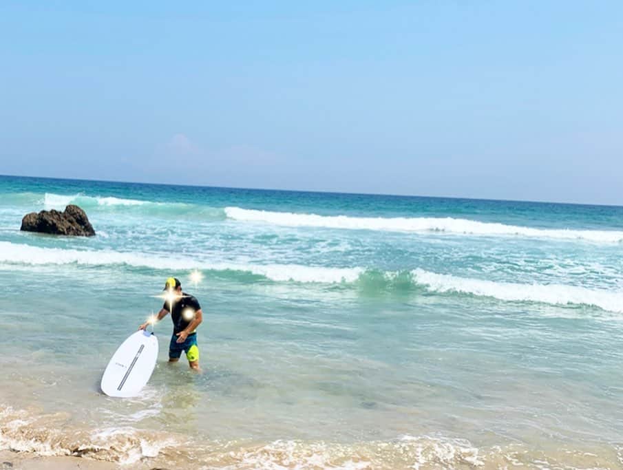 渡香奈さんのインスタグラム写真 - (渡香奈Instagram)「すっかり肌寒くなりましたね🍂 @coel_y のキャンバスバッグが便利すぎる❣️ヨンちゃんのマネしてバギーのハンドルにスポッと掛けてベビーカーバッグにもできる😆 #夏の思い出 #下田 #海 #サーフィン #surf #shimoda #beautifulsea #surftrip」9月18日 15時17分 - kanarina1261