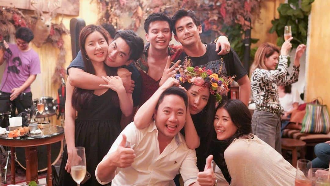 GYEON SEOさんのインスタグラム写真 - (GYEON SEOInstagram)「_* cheers to November Bride 👰🏻 so happy for you two  P.Donut & P.Tarm 🌷 . . อะไรคือ hen night เอาดีดี 🤦🏻‍♀️🤣」9月18日 15時29分 - queengyeon