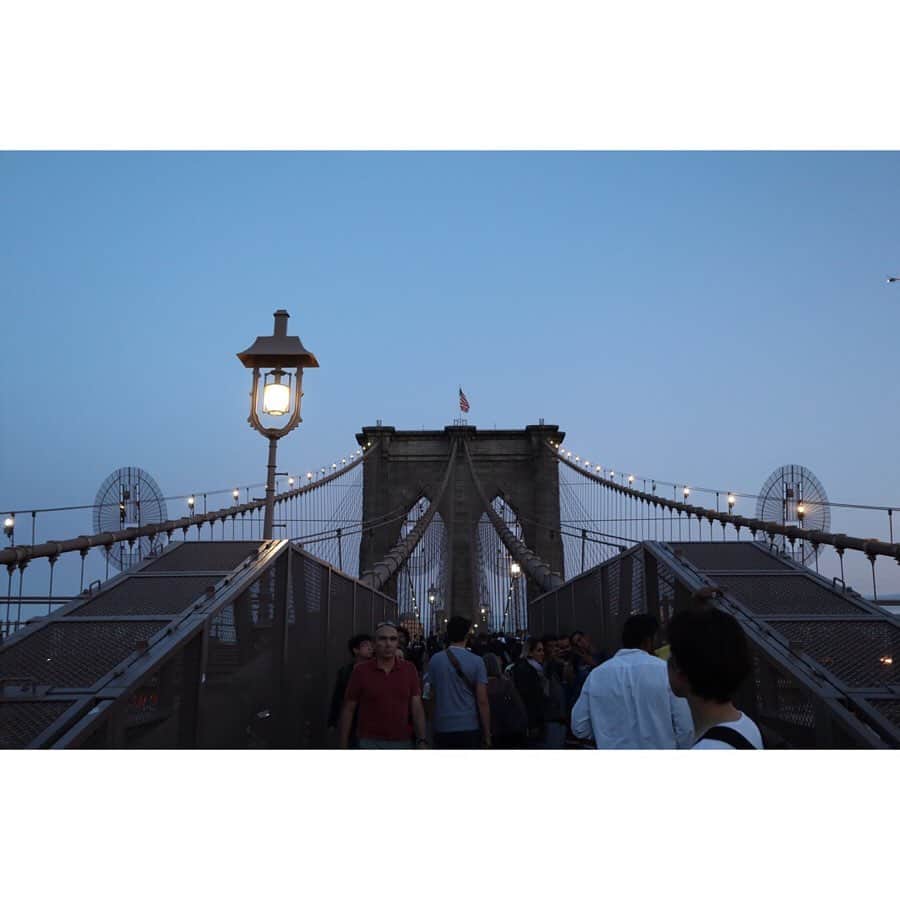伊藤来笑のインスタグラム：「🌝 . #ブルックリン橋 #ニューヨーク旅行 #brooklynbridge #travelnyc」