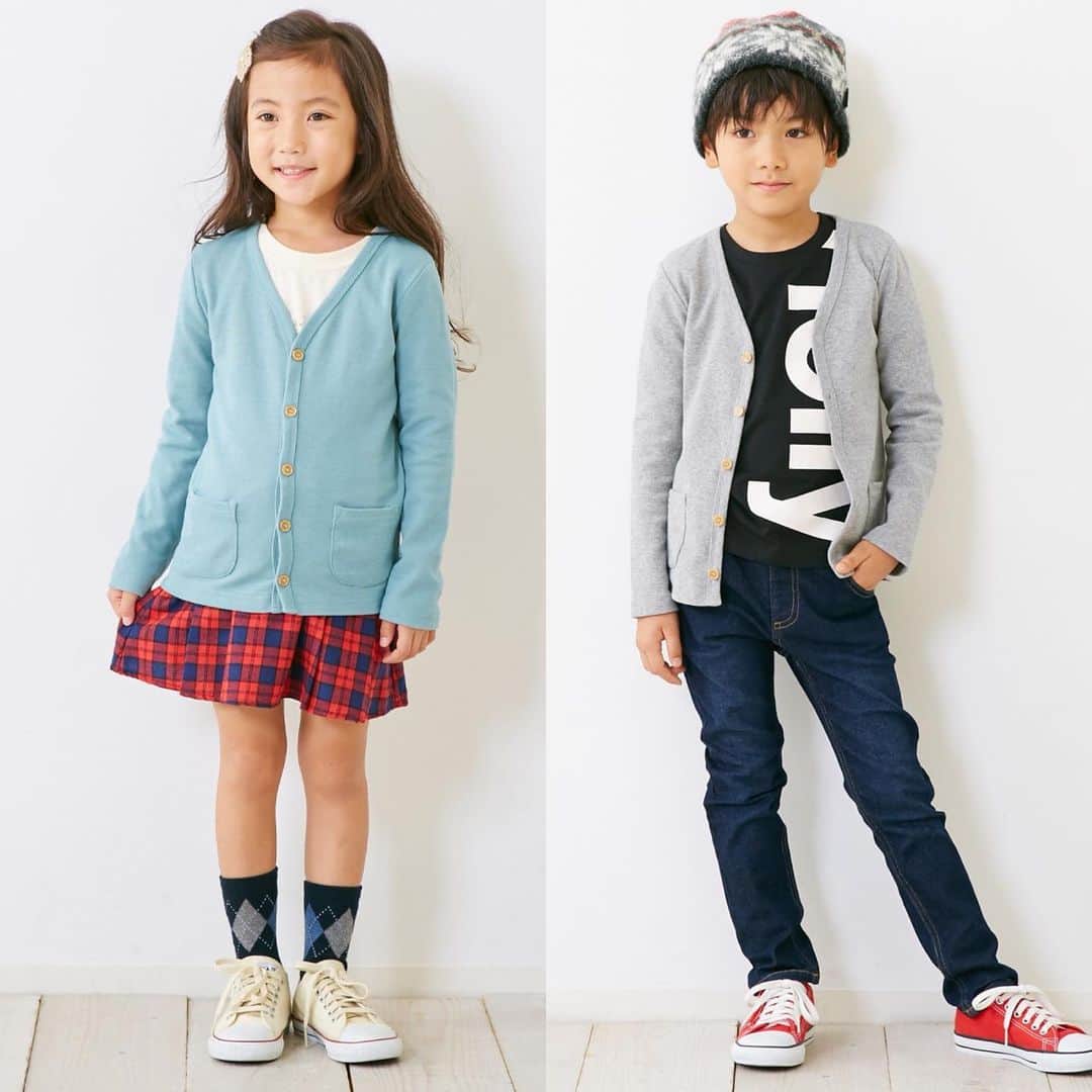 通販のニッセンキッズさんのインスタグラム写真 - (通販のニッセンキッズInstagram)「.. . 【 素材を見直しました 】 人気の無地カーデ＆パーカーをリニューアル！ 綿を９５％に増やして、 毛玉ができにくいキレイめ素材に変更しました♪ もちろん、ストレッチもきちんと入っているので、 肩回りの動きもストレスなく着用いただけます◎ 🌈9/20 11:00まで期間限定セール中です . . . . . ▼カーディガン（男の子・女の子） 全5色 80～160size 【期間限定SALE】￥940～（+tax） ※9/20 11:00まで 検索NO VUD0119D0005 . ▼ジップパーカー（男の子・女の子） 全5色 80～170size 【期間限定SALE】￥1,220～（+tax） ※9/20 11:00まで 検索NO VUD0119D0004 . . . #ニッセンキッズ#nissen #キッズカーディガン#キッズパーカー#フーディー #男の子#男の子ママ#男の子ファッション #女の子#女の子ママ#女の子ファッション #秋コーデ #秋ファッション #子供服 #キッズファッション #キッズコーデ #キッズ服 #おしゃれキッズ #親バカ部 #コドモダカラ #インスタキッズ #今日のコーデ #プチプラ部 #プチプラ子供服 #キッズフォト #kidsfashion #ig_kids」9月18日 16時01分 - nissen_kids_official