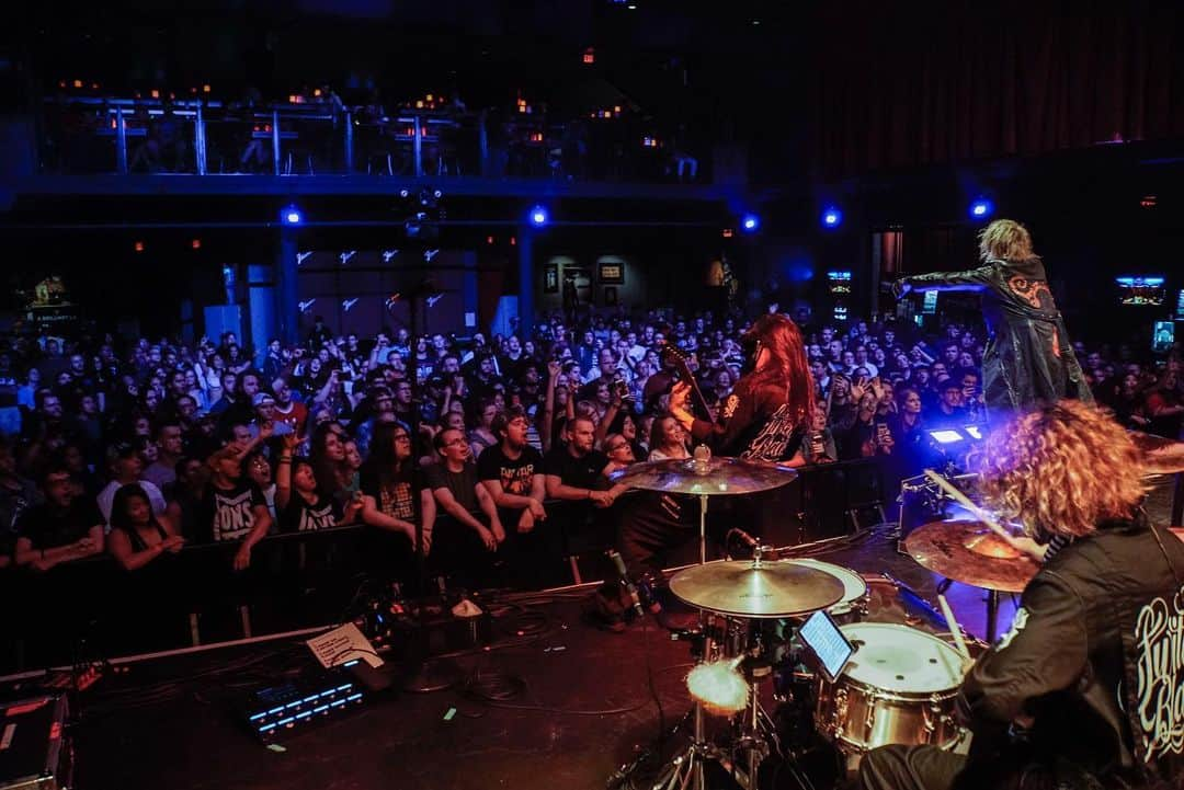 Hydeさんのインスタグラム写真 - (HydeInstagram)「Silver Spring, you Rocked! Can’t wait to come back!  #HYDELIVE2019US #DIVISIONS2019 #SilverSpring #STARSET #PALISADES #ABRILLIANTLIE」9月18日 16時18分 - hydeofficial