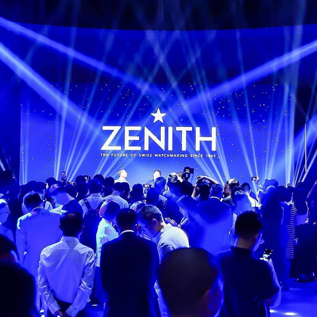 ゼニスのインスタグラム：「#HighFrenquencyParty: Starting off at the right frequency. For the launch of the DEFY Inventor in China, our ambassador @mreasonchan joined the celebration during our High Frequency party, setting the tone for the DEFY Inventor’s cutting-edge watchmaking feat.  #Zenith #ZenithWatches #EasonChan #Shanghai #DefyInventor #Inventor」