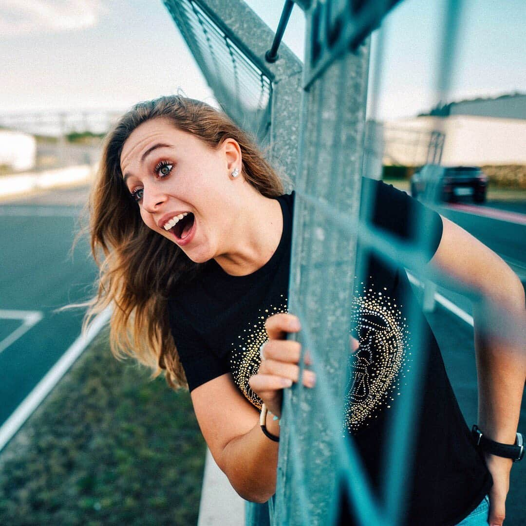 ソフィア・フロルシュさんのインスタグラム写真 - (ソフィア・フロルシュInstagram)「The face I make when I see know a race weekend is around the corner again 🏁🎊🏎💨||📸 x @christofkreutzer || Anzeige #sophia #sophia99 #racegirl #changeagent #racing #motorsport #smile #happy #race #raceweek #prepare」9月19日 1時59分 - sophiafloersch