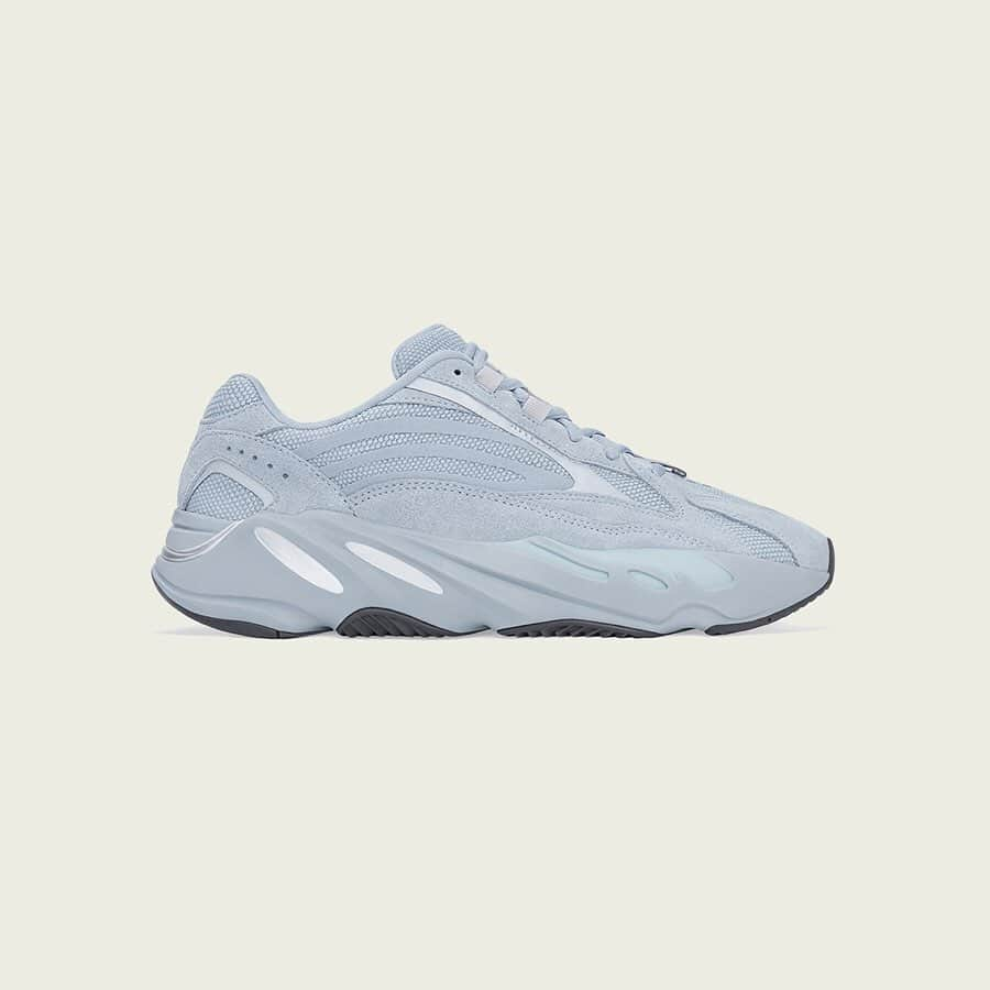 adidas Originalsさんのインスタグラム写真 - (adidas OriginalsInstagram)「YEEZY BOOST 700 V2 HOSPITAL BLUE. AVAILABLE GLOBALLY SEPTEMBER 28 AT ADIDAS.COM/YEEZY」9月19日 2時13分 - adidasoriginals