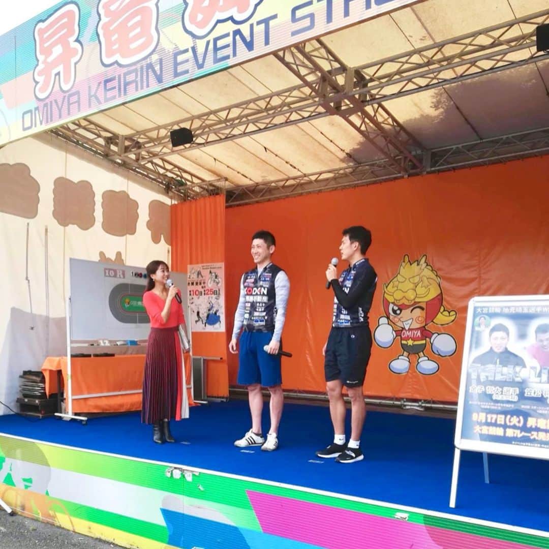 のインスタグラム：「TALK LIVE♡  優勝報告会も兼ねてトークショーを行いました🎤✨ * 金子哲大選手は今年の3月に、東京中日スポーツ杯争奪戦でS級優勝🏅 * 笠松将太選手は、先日のスポーツ日本新聞社杯でA級優勝🏅 * * お二人ともトークが面白いことおもしろい事🤣🤣🤣場内を大いに盛り上げて下さいましたーーーー🌈💁🏻‍♂️✨ * * #大宮競輪 #トークショー #イベント #mc #talk #ダブルトークライブ #昇竜舞台 #埼玉 #優勝 #金子哲大 #笠松将太 #平原康多 #keirin #インドア #親バカ #爆笑トーク炸裂 #肉食 #🚲」