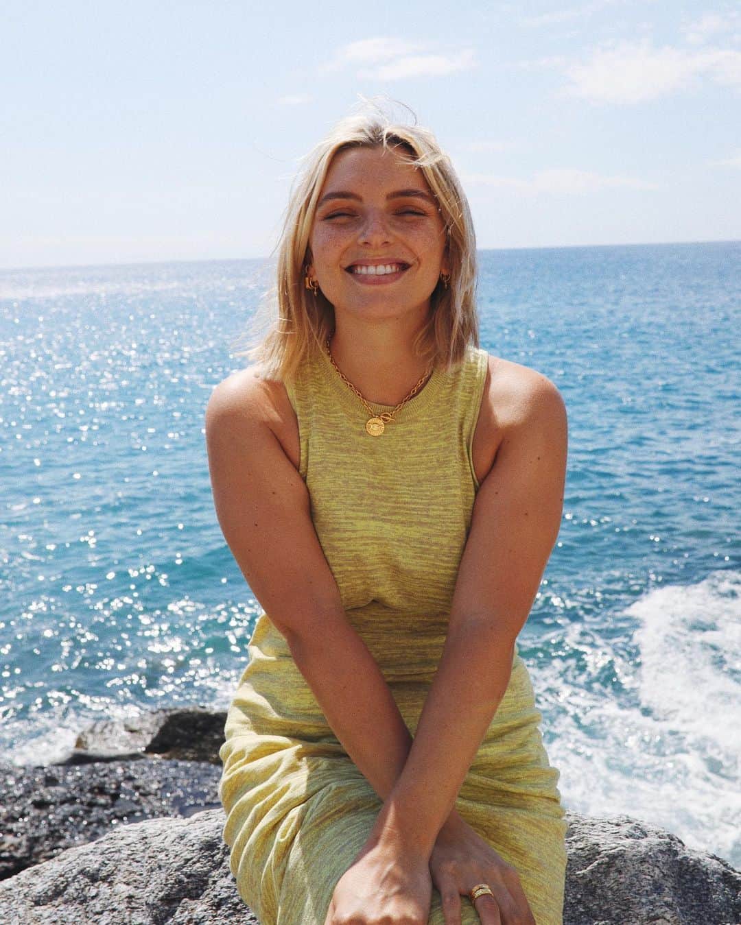 Estée Lalondeのインスタグラム：「🌞🌬 w i n d s w e p t」
