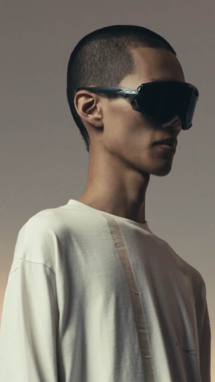 OAKLEYのインスタグラム：「A futurist vision from Samuel Ross brought to life through Oakley.」