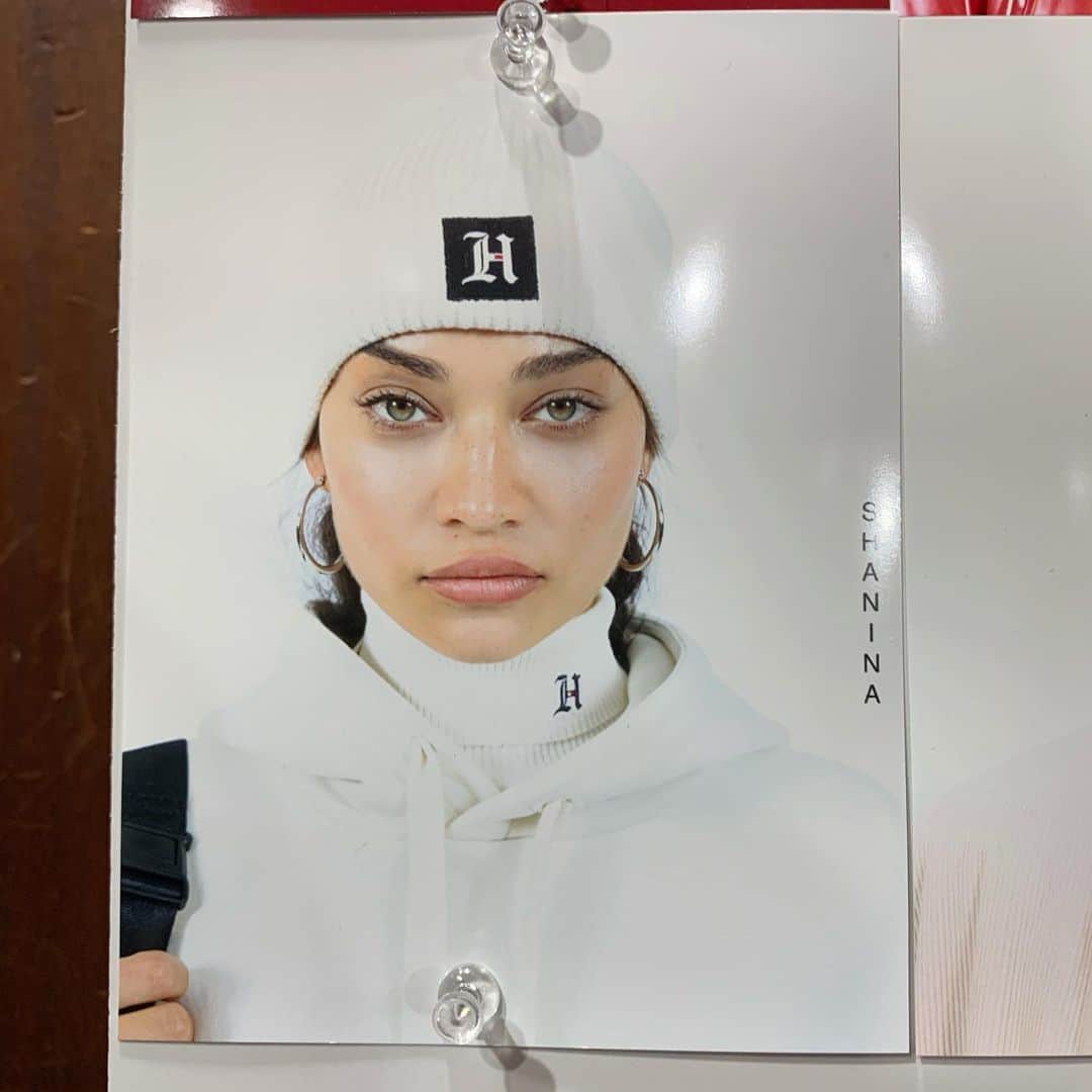 シャニーナ・シャイクのインスタグラム：「the look from Tommy X LH」