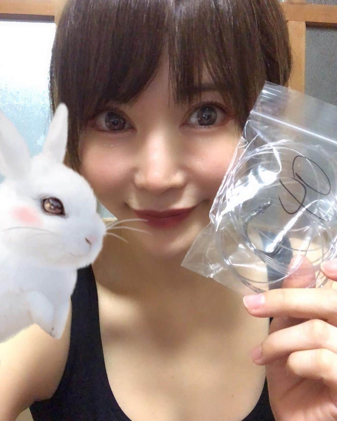 里美ゆりあさんのインスタグラム写真 - (里美ゆりあInstagram)「#遠征 #銭洲 #泳がせ #釣り行ってきたよ𓆡𓆜𓇼𓈒𓆉 𓆛 𓆞𓆡 𓇼𓈒𓆉 #龍正丸 に乗って波も荒くて終始気持ち悪すぎて吐いても苦しく息出来なくて死ぬかと思ってもう釣りは懲り懲りと思ってテンション落ちまくって辛すぎたけど #つむぶり が釣れた╮ (. ❛ ᴗ ❛.) ╭ 初めて知るお魚さん♡♡ 脂のってて#delicious でした❤ 釣れるとどんなに苦しくてもまた#challenge しちゃうヽ(ﾟ∀｡)ﾉぅぇ 仕掛けも沢山取れちゃったけど自分で作ったよん(*ᴗˬᴗ) #釣りガール #釣り女子 #釣り好きな人と繋がりたい #剛樹 #竿」9月18日 18時09分 - satomiyuria