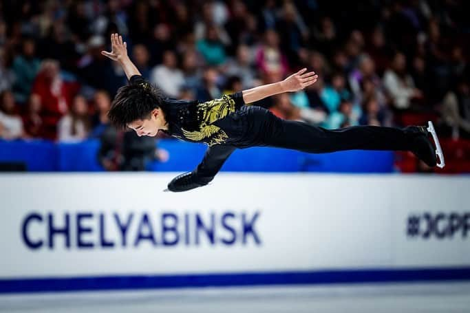 ISUグランプリシリーズさんのインスタグラム写真 - (ISUグランプリシリーズInstagram)「📸 There is something magical about capturing a moment in time. Visit isu.org and let us know which skater's photo is your ❤! 🔗 isu.org  #⃣ #JGPFigure #FigureSkating」9月18日 18時17分 - isufigureskating_x