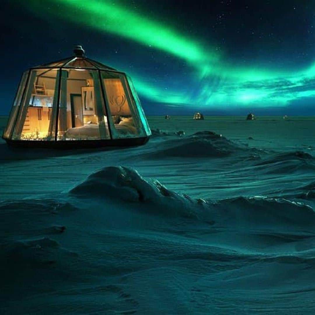 Lonely Planetのインスタグラム：「Have you ever dreamed of visiting the most northerly point in the world? Well, for one month only, you can sleep in a heated dome, sleeping under the stars in the North Pole... Tap our link in bio to find out more! ❄️」
