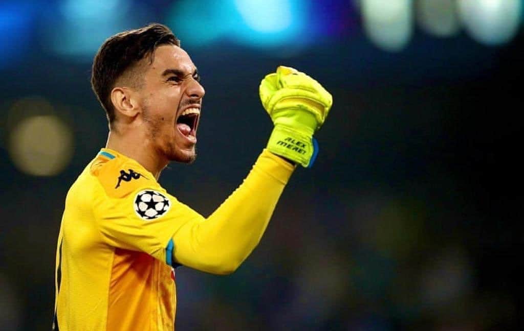 のインスタグラム：「Che serata! 🔥 Non potevo desiderare esordio migliore in Champions League 💙⚽️ #forzanapolisempre #championsleague #NapoliLiverpool」