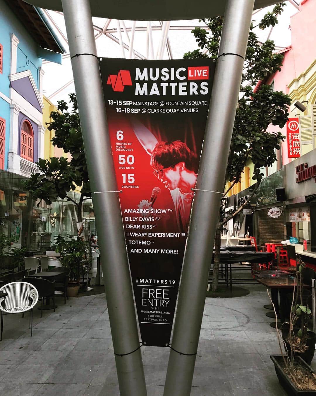 砂川一黄さんのインスタグラム写真 - (砂川一黄Instagram)「I was very surprised... こんなにビックリしたのは久しぶりin シンガポール #czechonorepublic #Singapore #musicmatters」9月18日 18時56分 - sunagawa_cnr