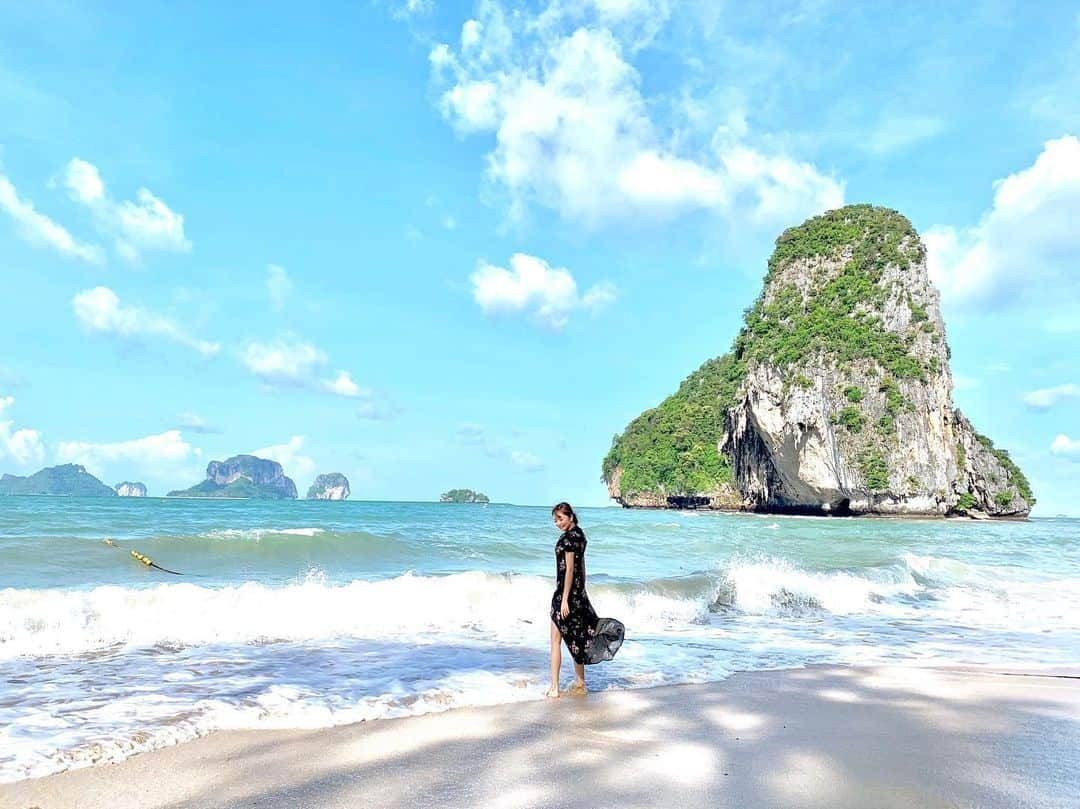 西村笑花さんのインスタグラム写真 - (西村笑花Instagram)「#⛰ ・ ・ #thai #thailand #krabi #krabibeach #emika_trip」9月18日 18時49分 - emika_nishimura