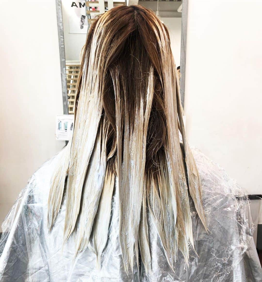 神能裕貴のインスタグラム：「【超リアル海外ヘアー / バレイヤージュ】 海外志向なお客様へ. #SHIMA#ハイライト#バレイライト#バレイヤージュ#海外ヘアー#リアル海外ヘアー」