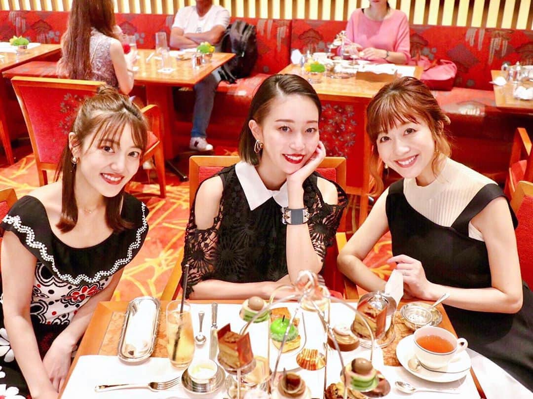 のインスタグラム：「ペニンシュラで アフタヌーンティー女子会♥️ 楽しすぎる時間だった❤︎ まだまだ話足りない🥺♥️ ・ ・ #女子会#ホテル#ペニンシュラ東京  #peninsula#hotel#afternoontea  #アフタヌーンティー」