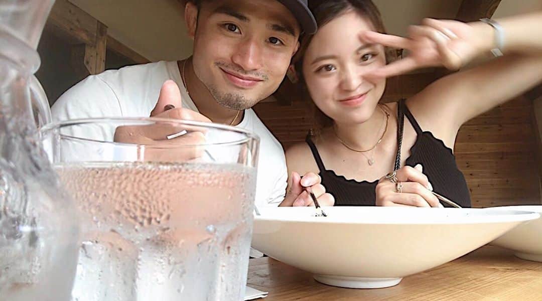 のインスタグラム：「今日は久しぶりに YouTubeをアップしていますので よかったらご覧ください🌟  お待ちくださり 温かいメッセージをくださった皆様 ありがとうございました！✉️😖 . (ちなみに今日は2人でのvlogです☀️) #youtube#vlog#奄美#cafe#カフェ」