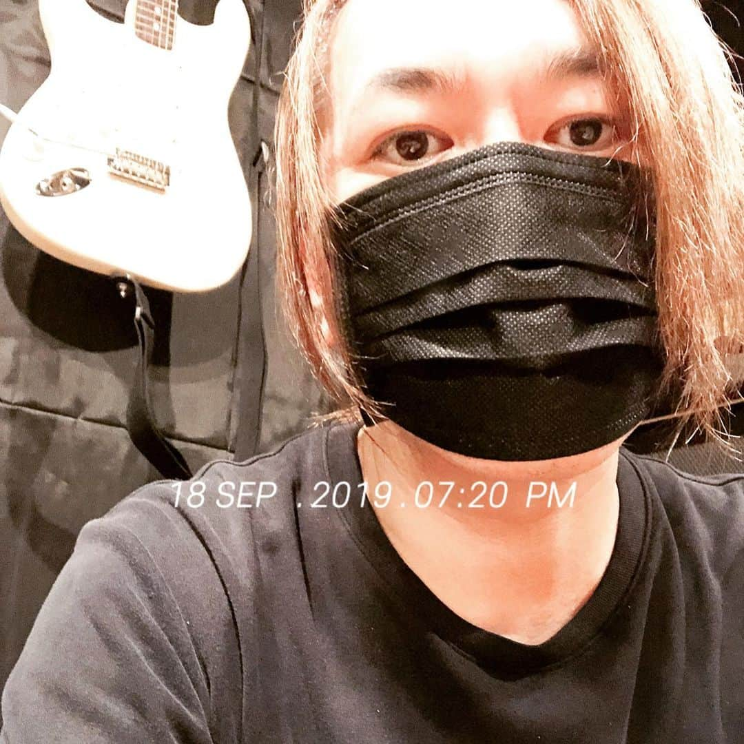 本城聡章さんのインスタグラム写真 - (本城聡章Instagram)「#リハーサル 入りま〜す🎸💪😎 #FooShahZoo #FSZ #本城聡章」9月18日 19時37分 - honjo