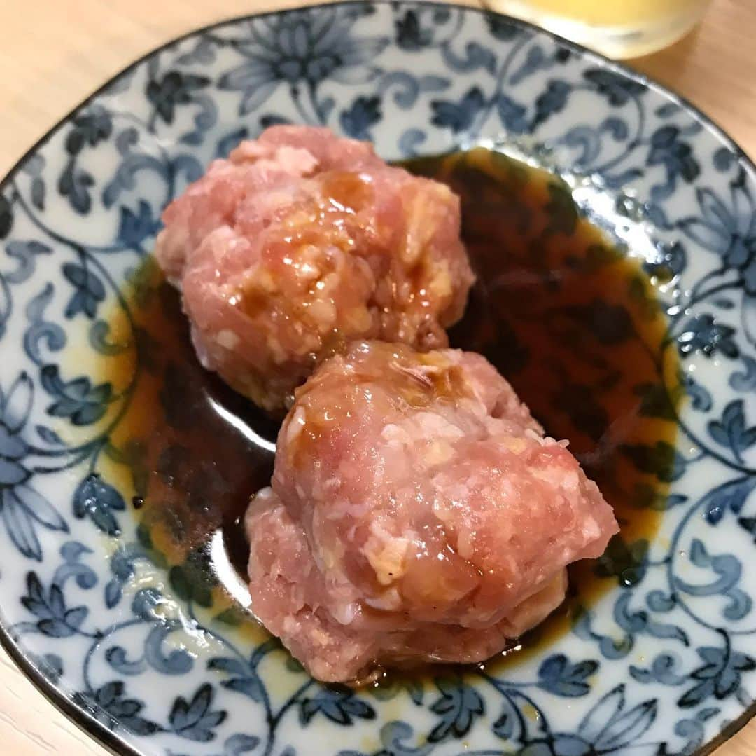 ハチミツ二郎さんのインスタグラム写真 - (ハチミツ二郎Instagram)「立飲み焼き鳥の名店。 つくねは何と生つくね！ めちゃくちゃ美味い。」9月18日 19時38分 - jirohachimitsu