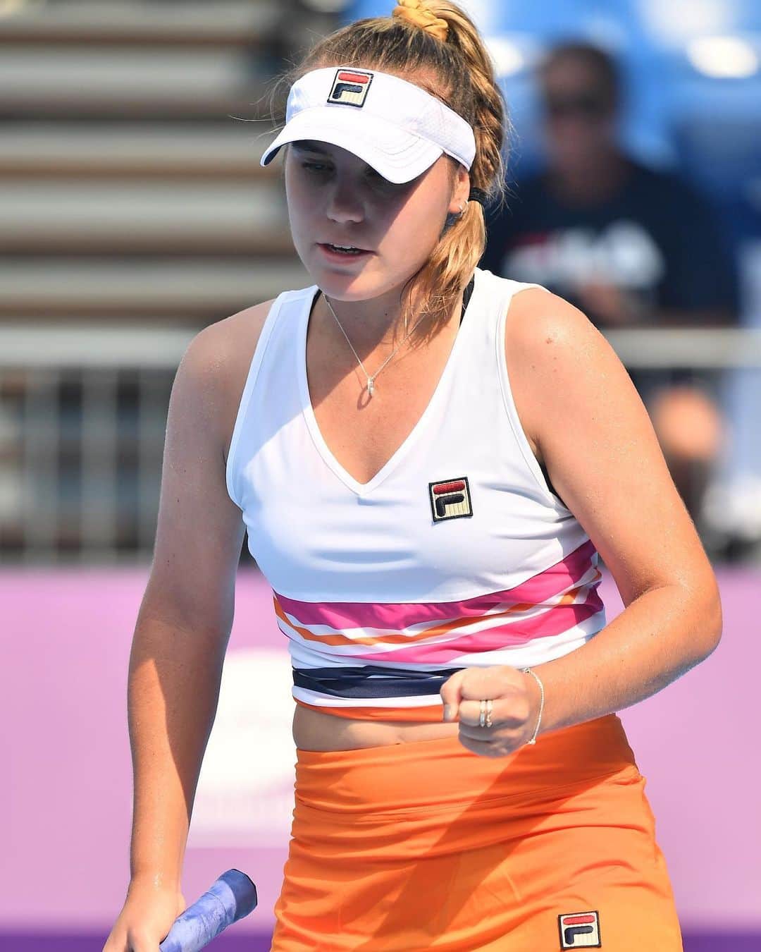 ソフィア・ケニンのインスタグラム：「Next round ✅ #GuangzhouOpen」