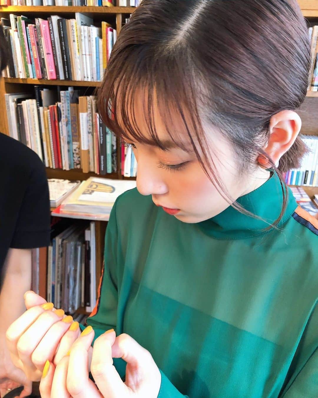 のインスタグラム：「ササラの新ビジュアルの撮影してきた😚雨女炸裂した⤴︎」