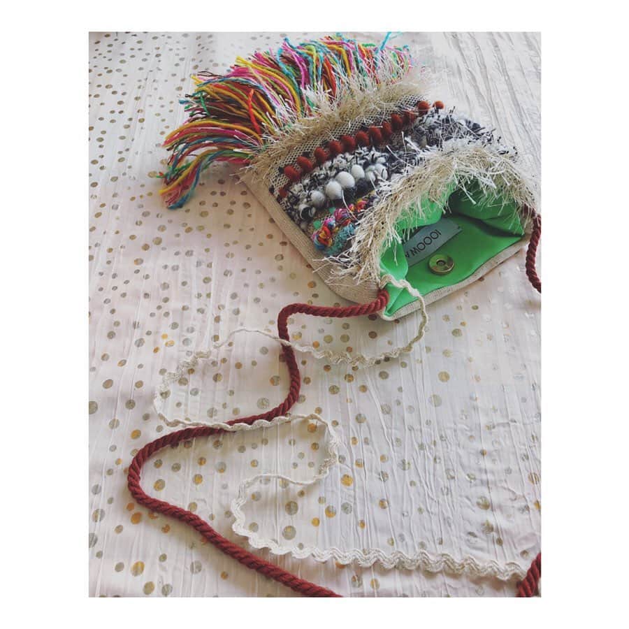 森千波さんのインスタグラム写真 - (森千波Instagram)「#sacoche . . . . . . #1000weave#weaving#yarn#handmade#colorful#bag#cotton#color#white#織物#サコッシュ#ポシェット#ハンドメイド#フリンジ#オーダー」9月18日 20時29分 - 1000wave