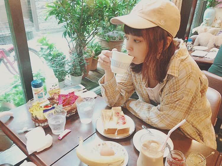 弘松芹香さんのインスタグラム写真 - (弘松芹香Instagram)「ゆで卵半熟やったで🥚  #コーヒー#パン#トースト#ジャム#はちみつ#ゆで卵#バナナ#朝#ごはん#モーニング#喫茶店#朝ごはん#朝ごパン#朝食#うまい #breakfast#morning#food#instafood #bread#coffee#jam#honey#coffeeshop#cafe#🍳 #instalike#instagood#photography#simple」9月18日 20時55分 - _kznrs