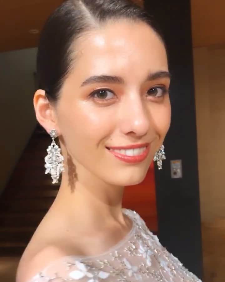 サンドバーグ直美のインスタグラム：「Another hair/make up shot from today’s photoshoot by @001mikaaa💕 thank you!💕」