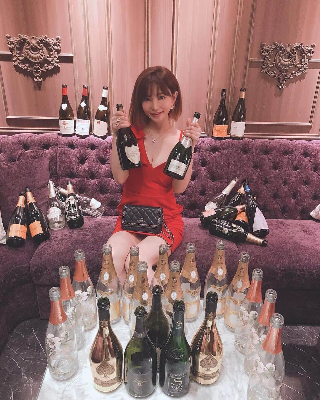 里美ゆりあのインスタグラム：「#美味しい #champagne と#wine 飲ませてもらったよん🍷° ✧ (*´ `*) ✧ ° #ありがとう #感謝」