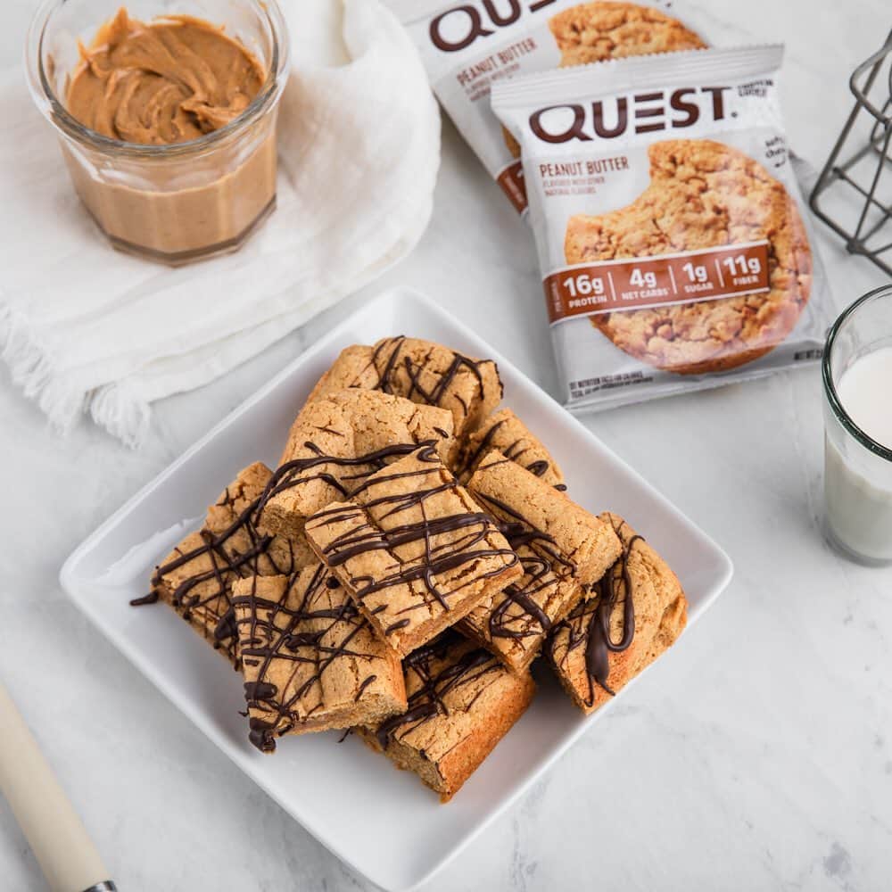 questnutritionさんのインスタグラム写真 - (questnutritionInstagram)「🍪🥜 Peanut Butter Protein Blondies 🥜🍪 • 👉 FULL RECIPE LINK IN BIO (swipe left from 1st card to 2nd card) 👈 • Per serving: 9g protein, 12g carb, 9g fat. (7g net carbs) #OnaQuest #QuestNutrition #Questify」9月19日 3時17分 - questnutrition