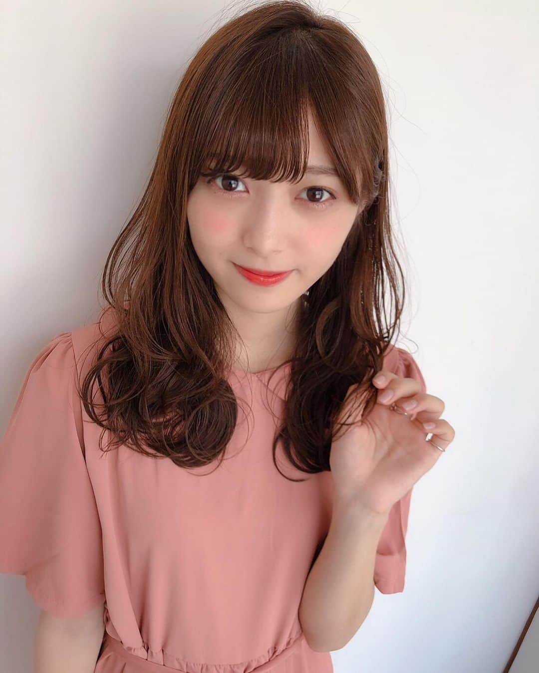のインスタグラム：「この前スタイリングしてもらいました︎︎︎︎︎☺︎ こんな風に自分で出来たらなあ、、💭 @aj_ryo さんありがとうございました︎︎︎︎︎☺︎」
