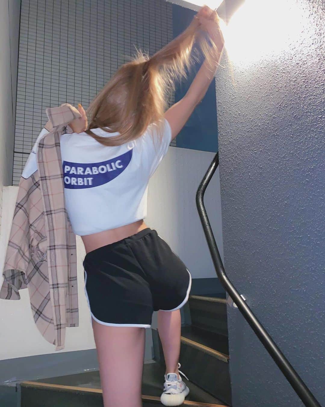 RINAさんのインスタグラム写真 - (RINAInstagram)「結果ギャルだなぁ🤔🤔アホ毛ヤバたん😥 おニューのTシャツ☺︎☺︎2枚目の躍動感😂😂 明日も頑張ろうね💪💪涼しくなってきましたよ〜 #parabolicorbit #parabolic #cyberjapan #cjd_rina #ootd #autumn」9月18日 22時03分 - cjd_rina