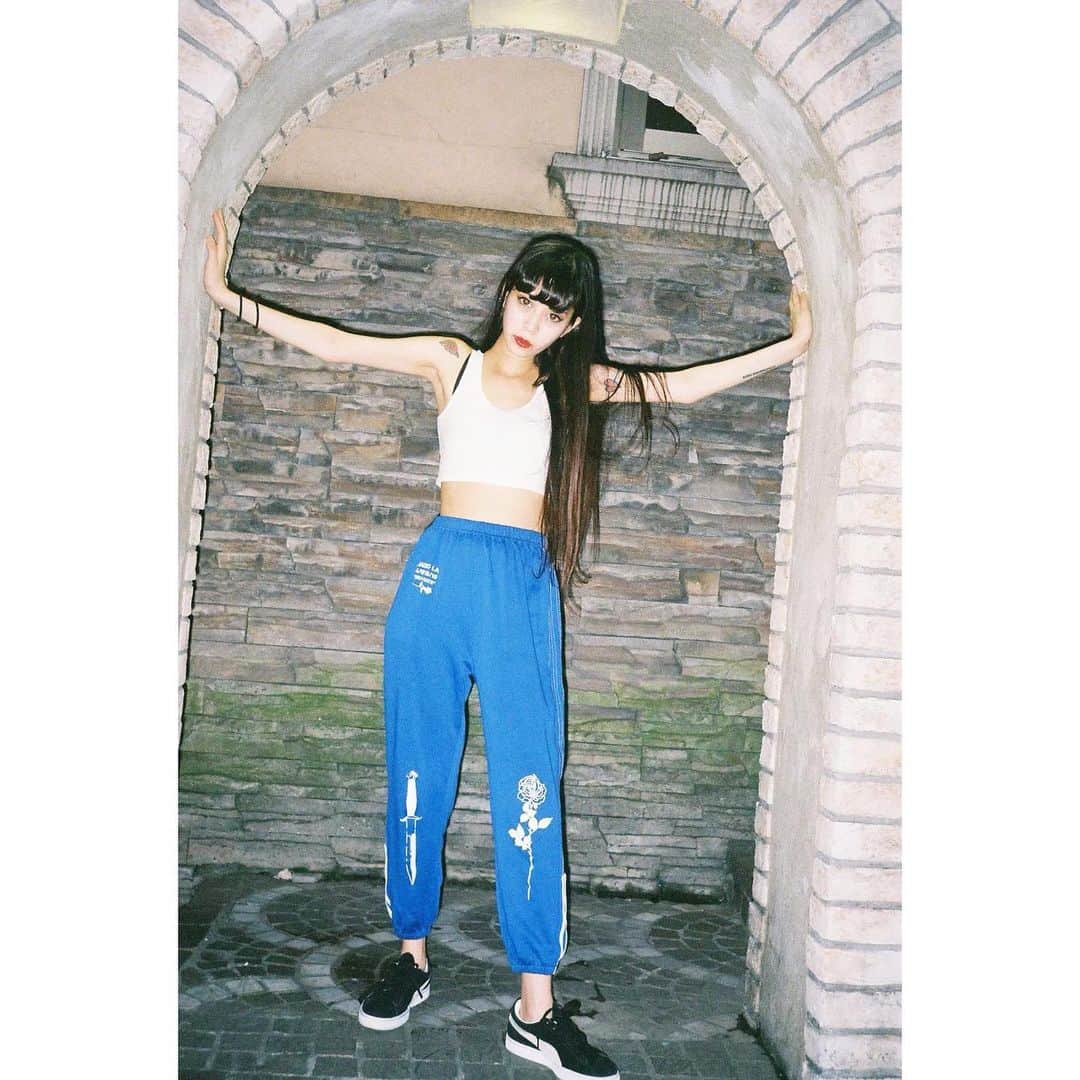 中川ジュリアのインスタグラム：「もうノースリーブが肌寒いの切ない！みんなの夏休みの写真見てるの楽しかったなぁ夏」