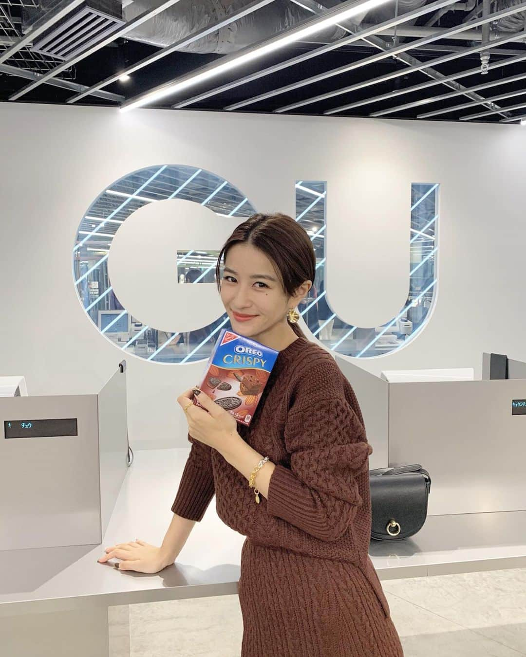 中瀬古ゆきなさんのインスタグラム写真 - (中瀬古ゆきなInstagram)「今日はGU STYLE STUDIOへ❤️🥰 ・ オレオとGUがコラボ中で人気のフレーバーを イメージしたお洋服を試着してきました😌🍫 私がきているのは、"オレオクリスピー チョコレートブラウニー"のコーデ🌈 tops / ケーブルキーネックセーター skirt / ケーブルニットナロースカート✨ ・ 秋冬のGUもとっても可愛かった〜🥺 コーデが当たるキャンペーンもしている みたいなので気になる方は是非 チェックしてみてください☝️💕 ・ ・ #オレオGUコラボコーデ #オレオクリスピー #GU秋コーデ2019 #みんなのGUコーデ #PR」9月18日 22時12分 - yuch1129