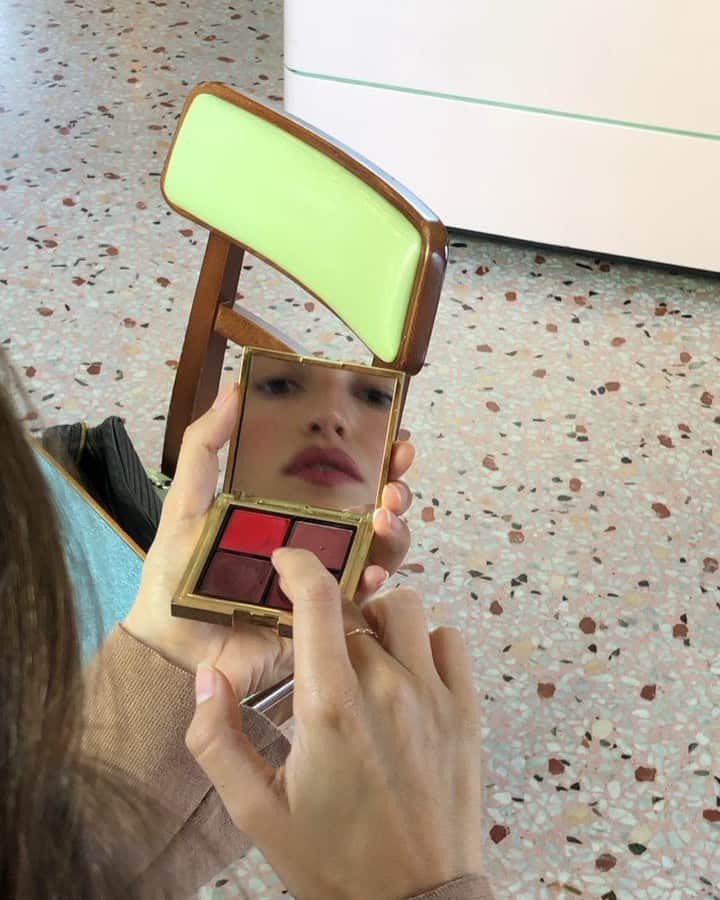Jeanneのインスタグラム：「Back to basics 🎨💄 #leroujedeparis」