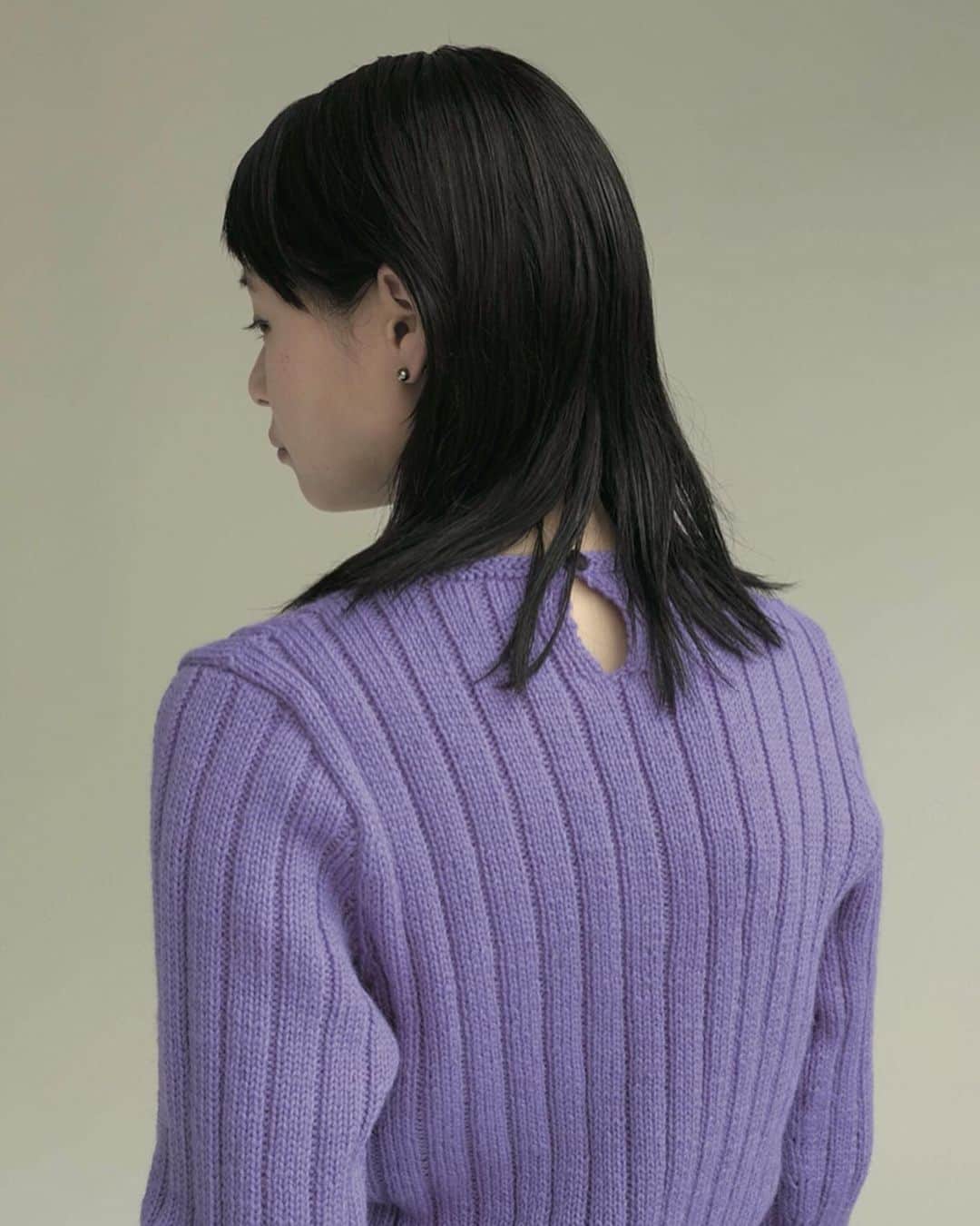 ミユさんのインスタグラム写真 - (ミユInstagram)「「わたしのセーター」(文化出版局刊) 表紙含めまるごと出演させて頂いております感謝 人が編んだものを着る感覚ってなかなか減ってきたけど思い返せば小さい頃お母さんよく編んでくれてたな〜 我が子を思って肌に寄り添うように🥛 p #keitagoto  s @yumeno_ogawa  hm @yuko_aika」9月18日 22時29分 - _miugram_