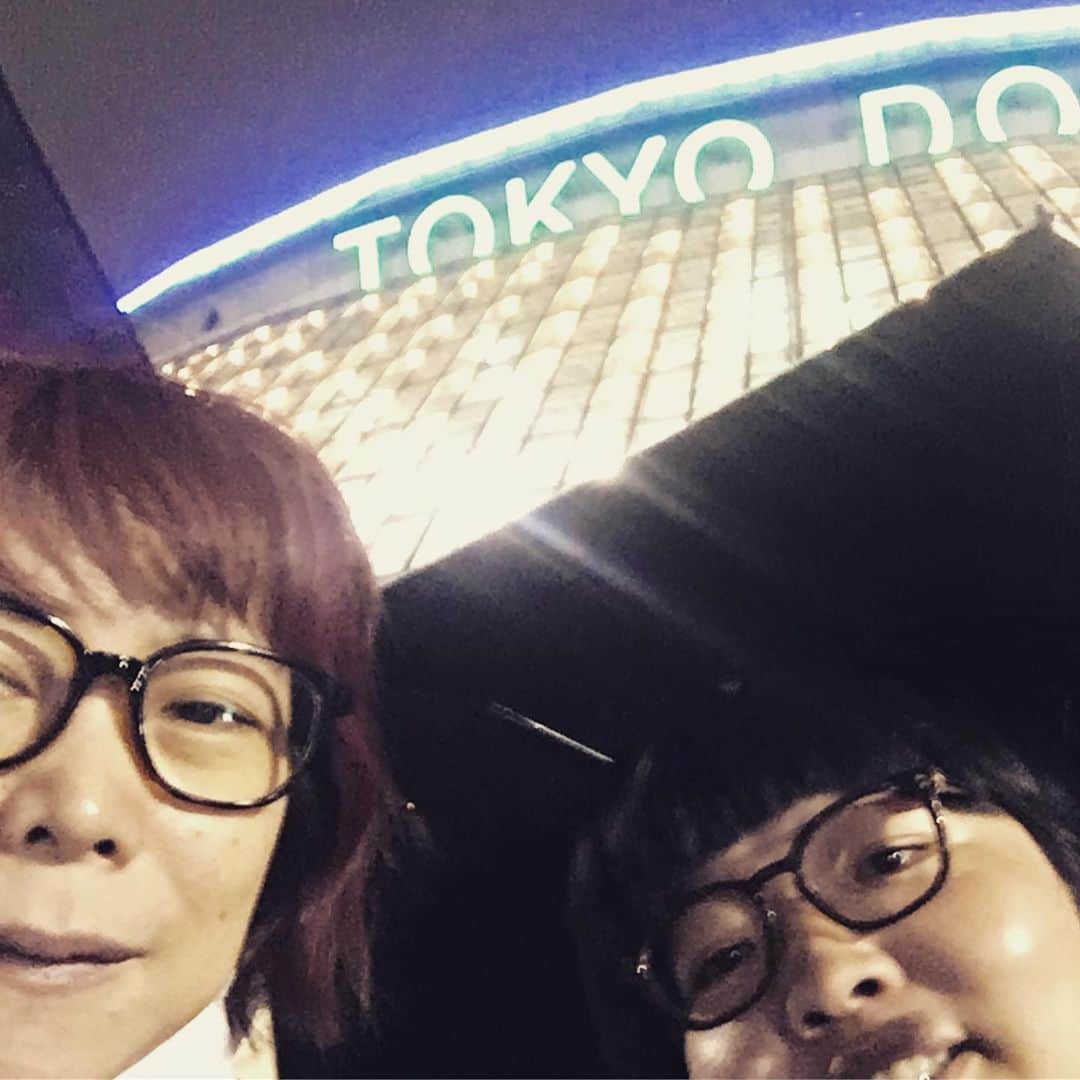椿鬼奴さんのインスタグラム写真 - (椿鬼奴Instagram)「#欅坂46 #夏の全国アリーナツアー2019追加公演の #東京ドーム に #オカリナ と行ってきたよ！✨すごく楽しかった、良かった、面白かった、感動した〜〜🎶🎶🎶 #腑抜けた顔で申し訳ない」9月18日 22時42分 - tsubakioniyakko