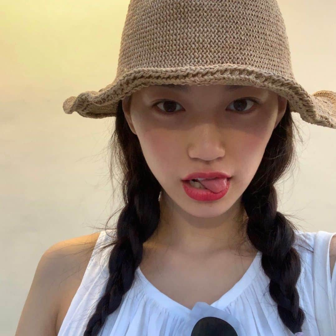 Weki Mekiさんのインスタグラム写真 - (Weki MekiInstagram)「👩🏻‍🌾 . . . #위키미키 #김도연 #wekimeki #kimdoyeon」9月18日 22時47分 - weki_meki