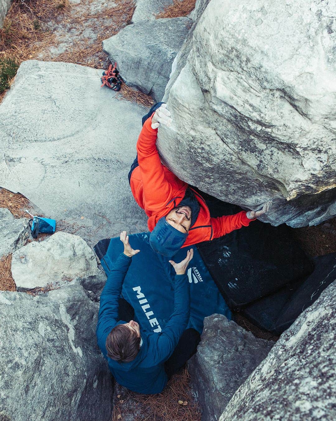 ミレーさんのインスタグラム写真 - (ミレーInstagram)「Yes. We're passionate about hugging rocks. 📷 @matt_georges  #MilletRiseUp #climbing #climbers #bouldering #boulders #vertical #klettern #fontainebleau」9月18日 23時00分 - millet_mountain