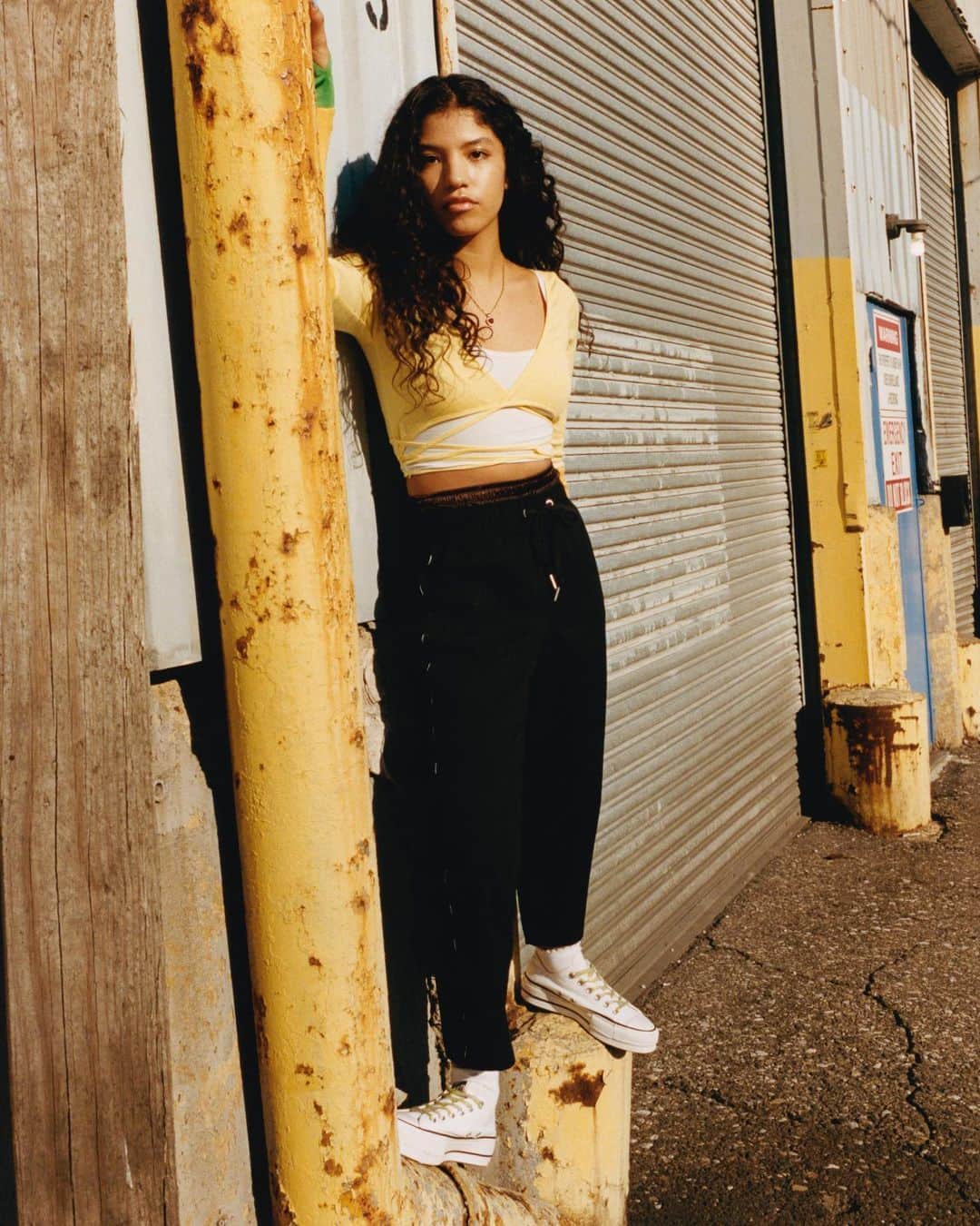 converseさんのインスタグラム写真 - (converseInstagram)「We spent a few days in Brooklyn with 7 creatives from @RedHookLabs, who talked to us about how they share and own their own story.  Meet, Kaylee, 19, Writer "If I want something, I'm going to go get it." #InMyConverse」9月18日 23時09分 - converse