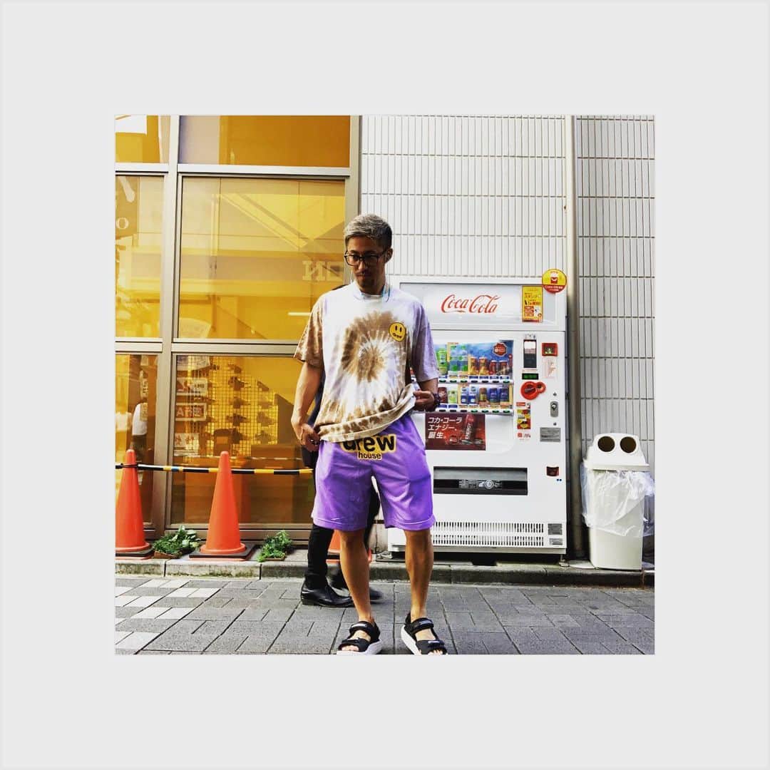 小林 ディスカスさんのインスタグラム写真 - (小林 ディスカスInstagram)「夏が終わり、あっと言う前に秋に…。 今年は色々激しい1年👱🏾‍♂️ でも、残り数ヶ月、思いっ切り、充実してやるーっ👱🏾‍♂️🏋🏼‍♂️🏋🏼‍♂️🏋🏼‍♂️💪🏾 10月は楽しみな事があるしねーっ🥰 この日は、 drew houseっ子テンション👱🏾‍♂️ @drewhouse  @justinbieber  #tokyo #japan #fashion #today #ディスカステンション #street #ジャスティンビーバー #Justinbieber #drewhouse  #la #東京」9月18日 23時12分 - discus_kobayashi