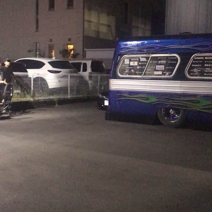 のインスタグラム：「Libertywalk自由に歩く！  BMXの勅使川原大地がLB★WORKS号を超える！🙂ワァーオ  #bmx #東京オリンピック#勅使川原大地 #Libertywalk @libertywalkkato#nike#lbwk#lbworks#nissan#gtr#挑戦#仲間#楽しい#挑戦」