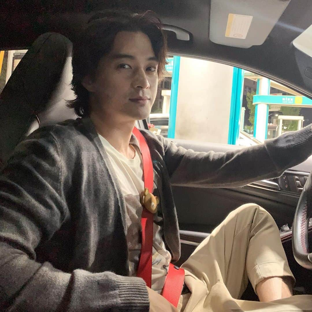 キム・ジフンさんのインスタグラム写真 - (キム・ジフンInstagram)「#실시간 #주유중」9月18日 23時21分 - jiraishin99