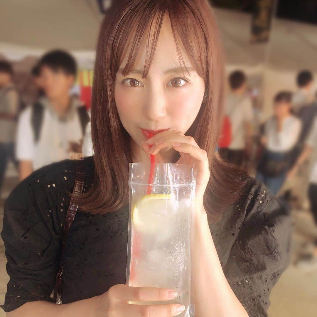 坂口理子さんのインスタグラム写真 - (坂口理子Instagram)「レモネード🍋🥤 ほうじょうや最終日に行ったのは 初めてだったけど最後の最後まで 人が多かった、、、 でも夏の終わりと秋の始まりを 今年もこの放生会で感じられました👏 #放生会 #福岡 #お祭り #箱崎宮  #カラコン #トパーズ #指原カラコン #ストロベリークォーツ」9月18日 23時21分 - ricopi__hkt48