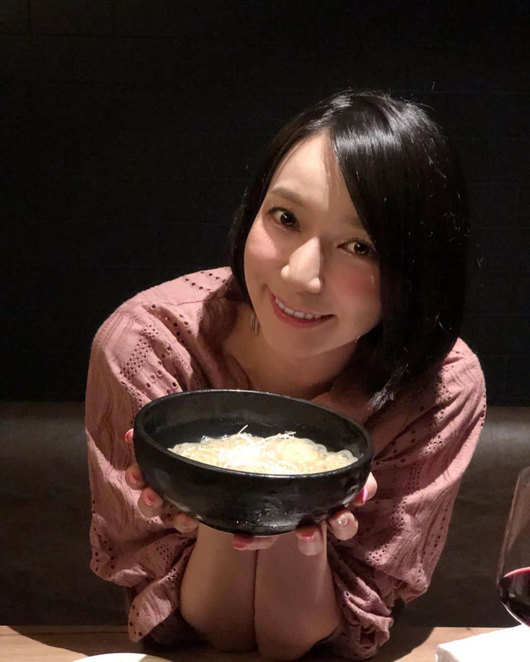 芹那さんのインスタグラム写真 - (芹那Instagram)「#日本一美味しい冷麺 だよ🥰❤️ #あざぶや HAPPY TIME❤️❤️❤️ #portrait」9月18日 23時29分 - serinaofficial