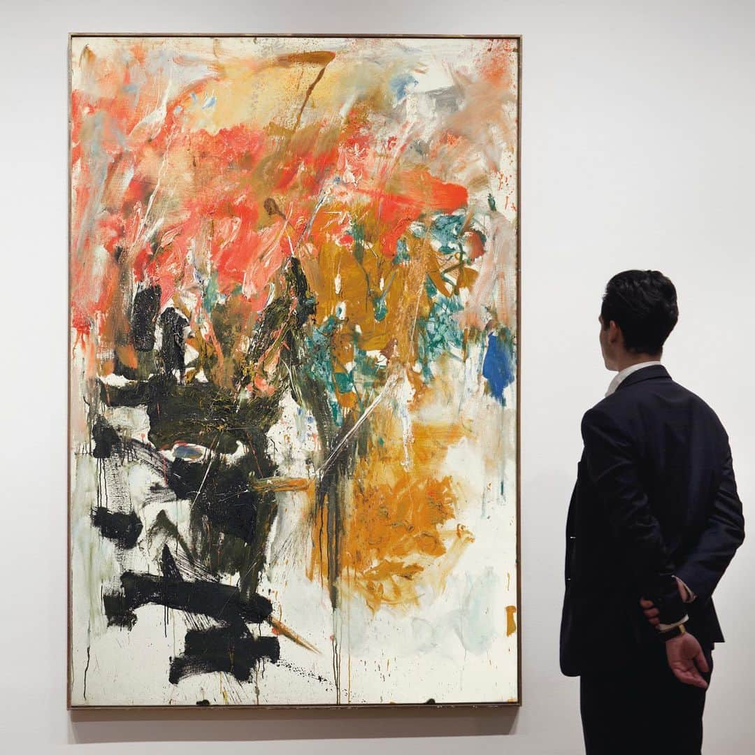 クリスティーズさんのインスタグラム写真 - (クリスティーズInstagram)「Despite the title 'Rhubarb', Joan Mitchell claimed that her paintings are not intended to be representational.⠀ .⠀ ‘I would rather leave nature to itself,’ she once said. ‘It is quite beautiful enough as it is. I certainly never mirror it. I would like more to paint what it leaves me with.’⠀ .⠀ Joan Mitchell (1925–1992), 'Rhubarb', 1962. Estimate: £3,200,000-3,800,000.⠀ .⠀ Post-War and Contemporary Art Evening Auction – 4 October at Christie’s London.⠀ .⠀ #art #artist #artwork #joanmitchell #rhubarb #painting #abstractart #contemporaryart」9月18日 23時30分 - christiesinc