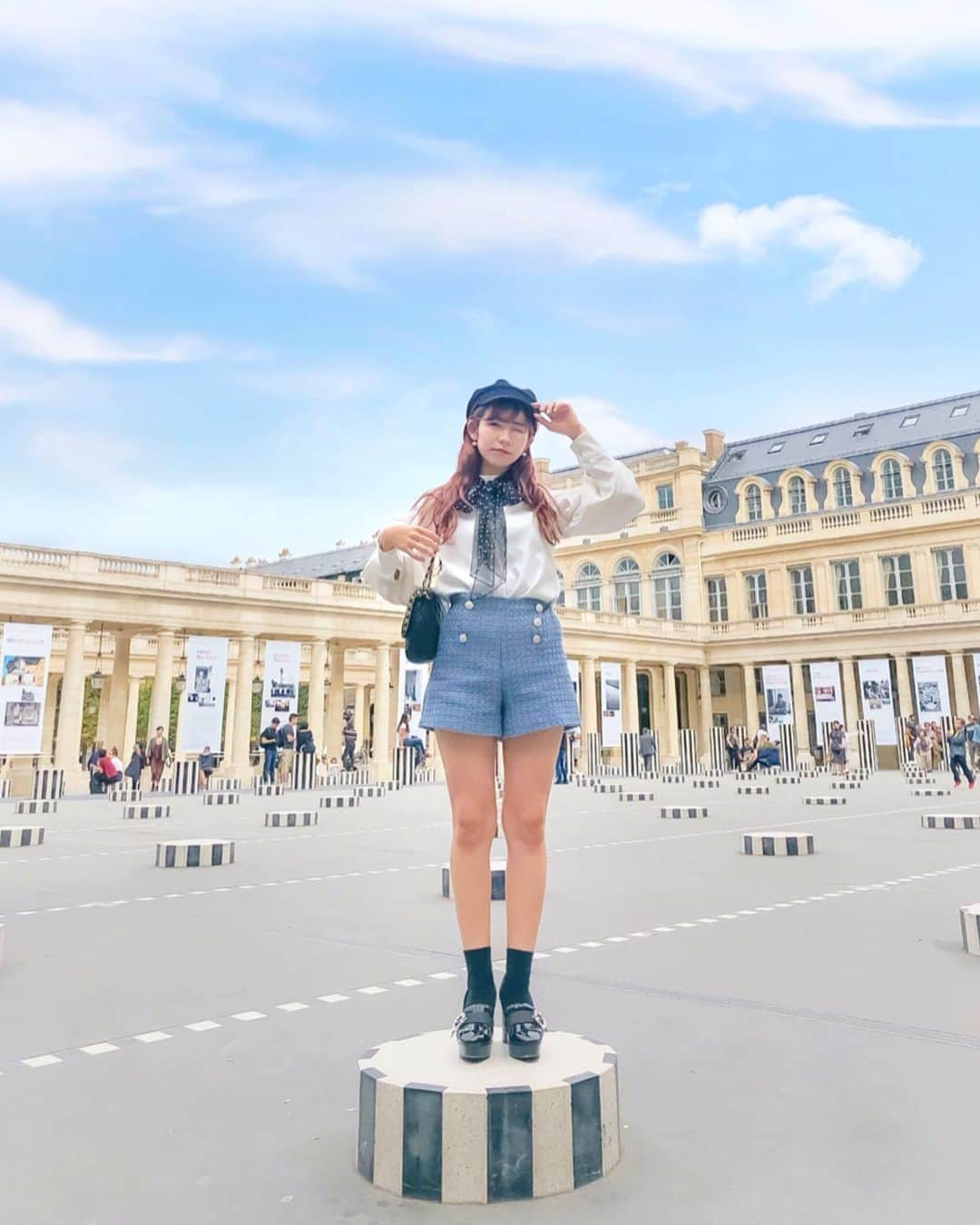 tomomi ❤︎ よしはしともみ ❤︎さんのインスタグラム写真 - (tomomi ❤︎ よしはしともみ ❤︎Instagram)「. . . 🎈💗🎠 Paris 🎠💗🎈 . 去年も同じくらいの時期に 行ったヨーロッパ旅行に行ってきたぁ〜✈️💕 . 前回はお仕事だったけど今回は完全プライベート旅行🥂 . 最初の写真はパリのパレロワイヤル💋 ストライプ柄の円柱が並んでるおしゃれなアート🏁💗 . 🌹コーディネート トップス  @pinklush.jp @sretsisofficial ボトムス  @epineofficial シューズ  @enpunto_official バッグ  @chanelofficial 3枚目にタグ付けしてるよ💡 . #paris #parisfashion #paristrip #paristravel #ootd #code #chanel #sretsis #epine #enpunto #palaisroyal #パリ #パリ旅行 #コーデ #パリコーデ #パリファッション #パリジェンヌ #スレトシス #シャネル #もーみとりっぷ #パレロワイヤル #フォトジェニック #ダニエルビュラン  #アート #搭配 #时尚 #데일리룩 #패션」9月18日 23時48分 - tomomi_yoshihashi