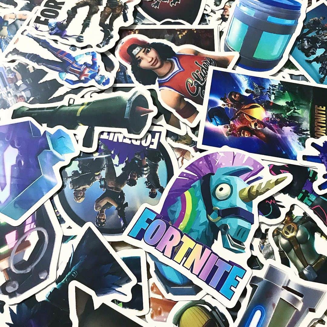 鈴鹿秋斗のインスタグラム：「このゲームに終わりは来るのか？🐒☀️ #fortnite」