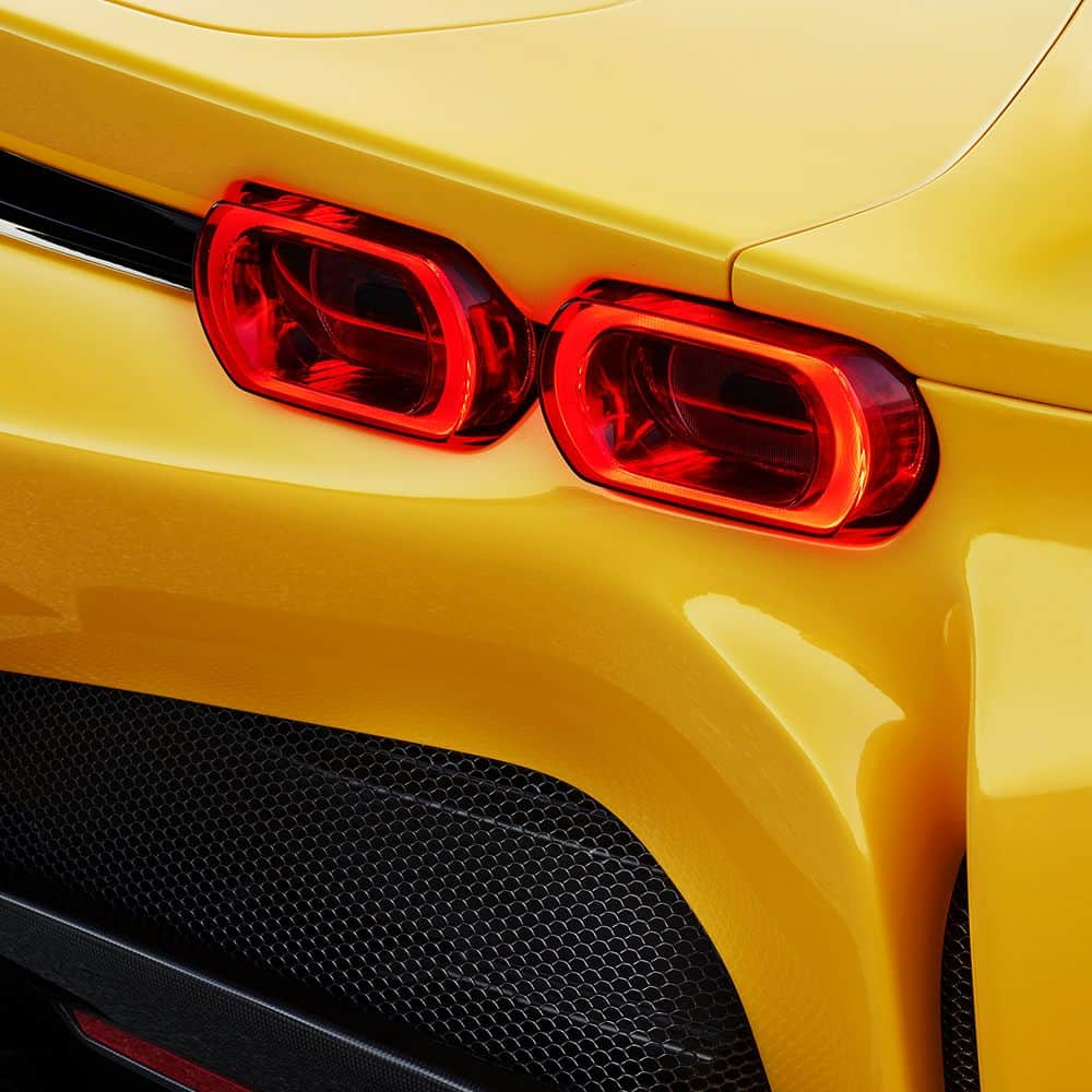 フェラーリさんのインスタグラム写真 - (フェラーリInstagram)「Horizontal luminous rings and a “Giallo Triplo Strato” exterior imbue the #FerrariSF90Stradale with a sense of imposing luxury. #Ferrari #LuxuryCars #Details #UniversoFerrari」9月19日 0時05分 - ferrari