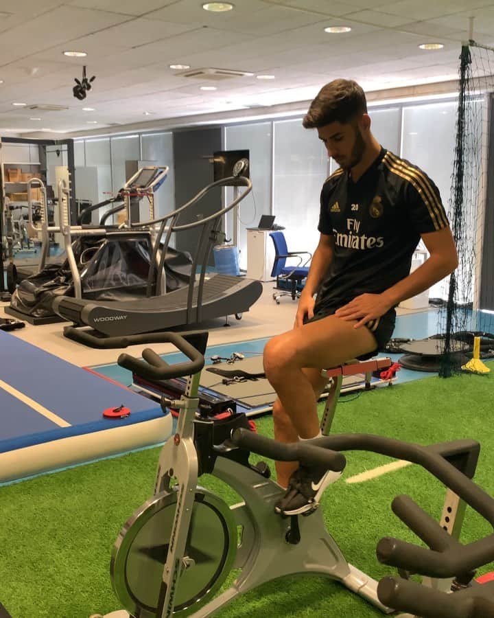 マルコ・アセンシオのインスタグラム：「Avanzando en mi recuperación con buenas sensaciones. / Advancing in my recovery with good vibes. #MA20」